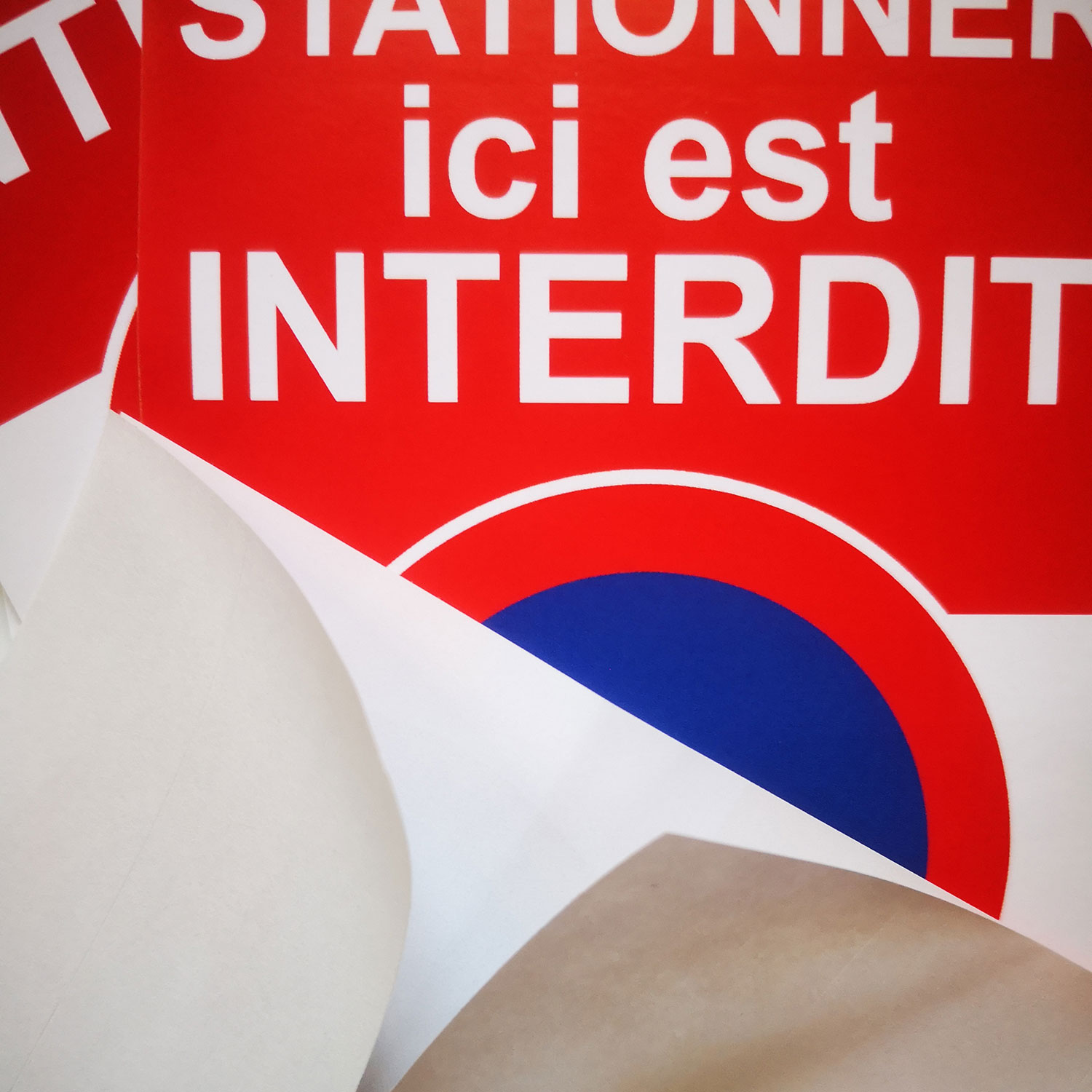 autocollants stationnement interdit