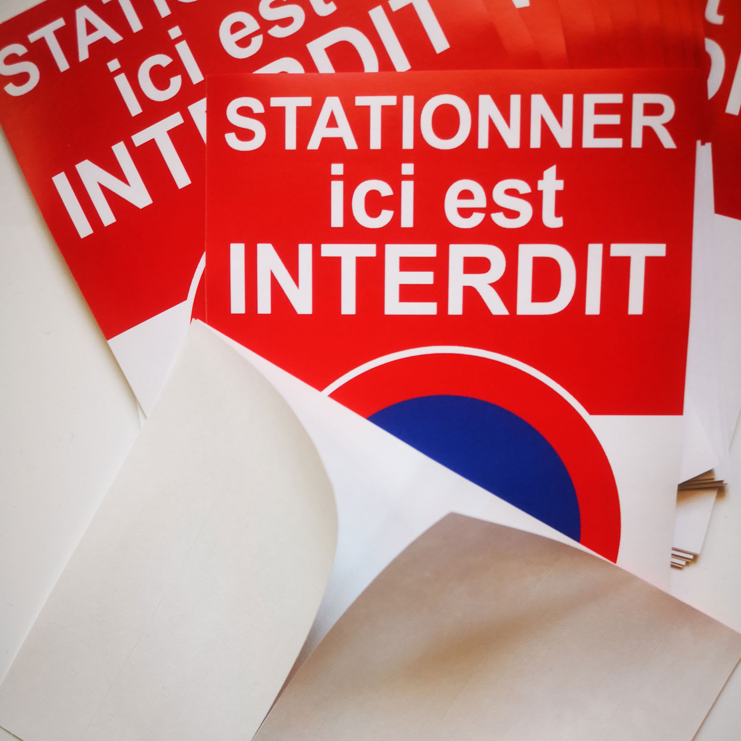 autocollants stationnement interdit