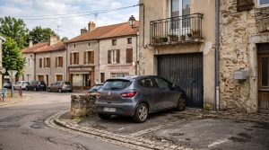 Véhicules non autorisés sur un parking d’entreprise : guide pratique pour agir vite et légalement